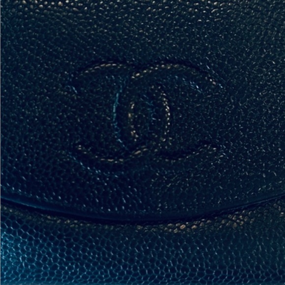 CHANEL Black Caviar Wallet - Picture 2 of 10